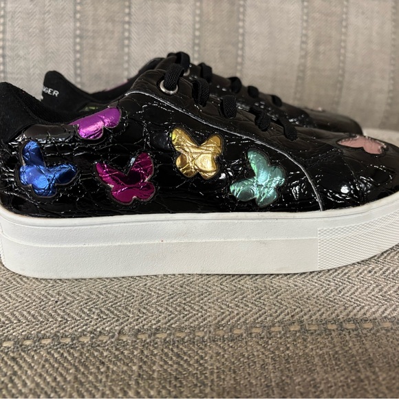 Kurt Geiger Girls Patent Black Sneakers with Butterflies! Size 3 - Picture 3 of 6